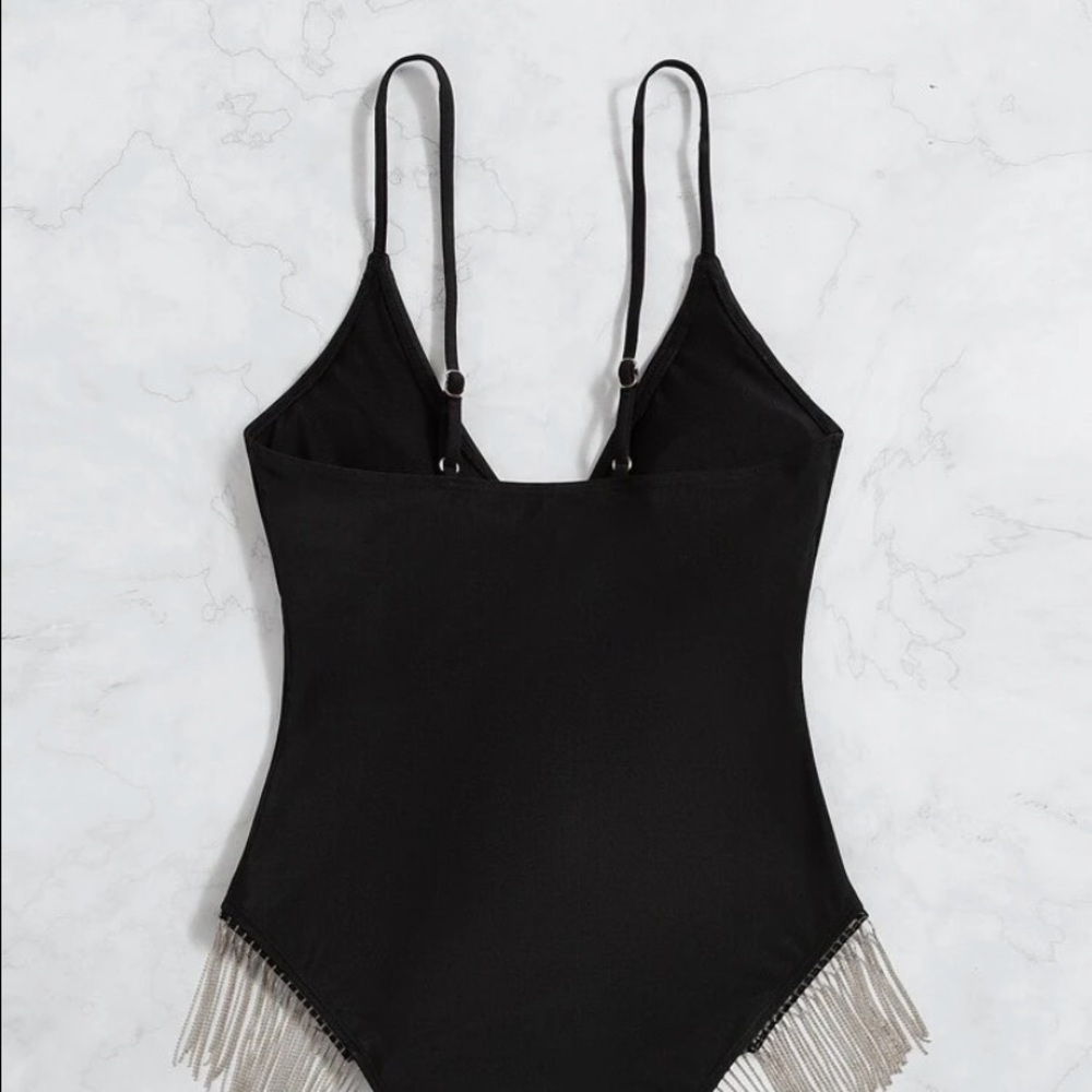 NEW INVENTORY 🔥Solid Fringe Hem One Piece Swimsuit🔥 - Picture 2 of 7